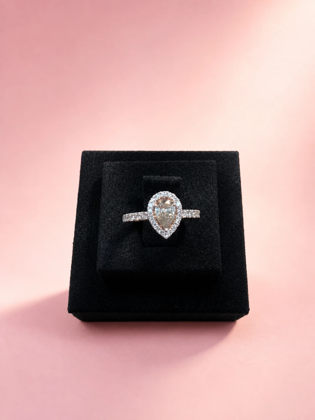 Roselight Pear Halo Ring
